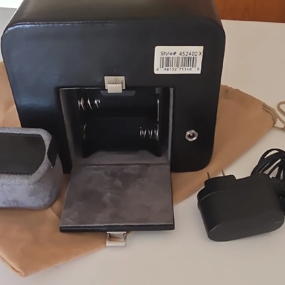 Black Leather Watch Winder - Picture 5 of 6
